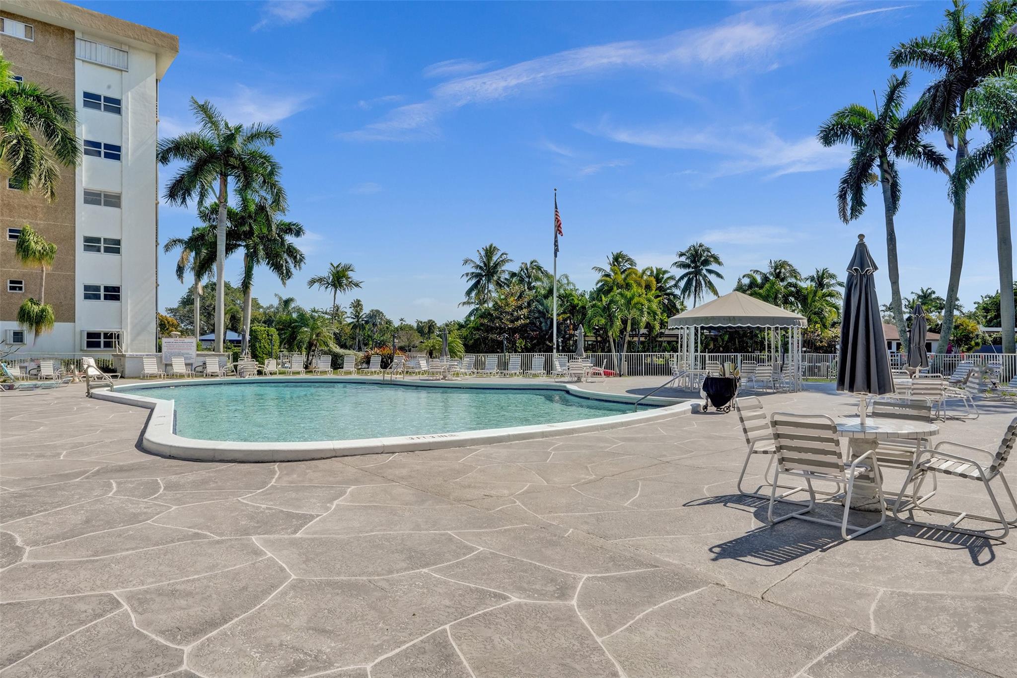 !! HOT DEAL – PRICED BELOW MARKET! !! Rare opportunity to own a 2/1 corner unit in River Shores—bright and airy with extra windows and accordion shutters! Bring your style and make it your own. Prime location near Wilton Manors, shopping, nightlife, airport & beaches. Enjoy resort-style amenities: heated pool with canal views, gym, billiards, tennis, shuffleboard & clubhouse. Incredible value in a high-demand area. This one WILL GO FAST—schedule your showing today!