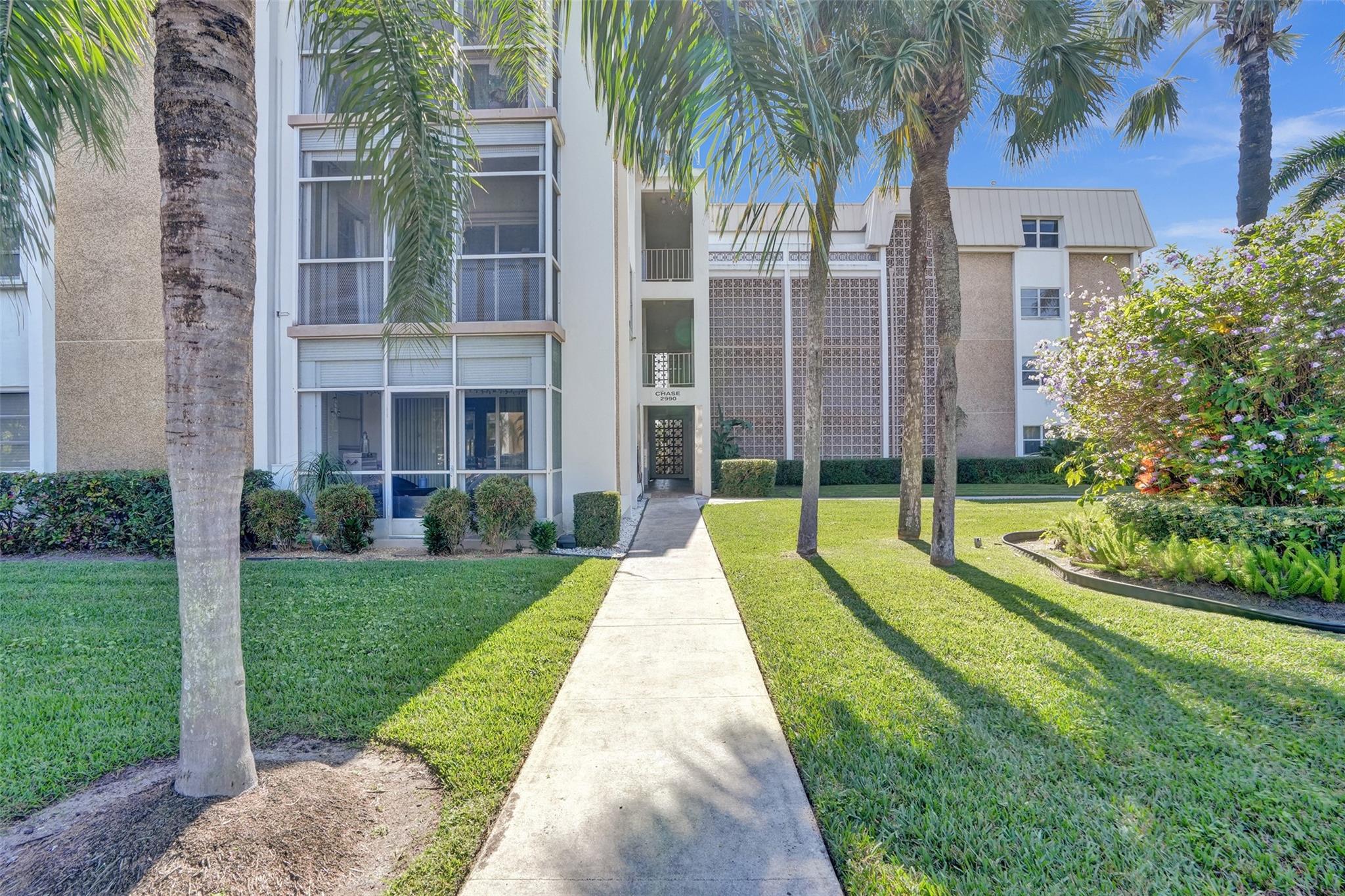 2990 NE 16th Ave 201