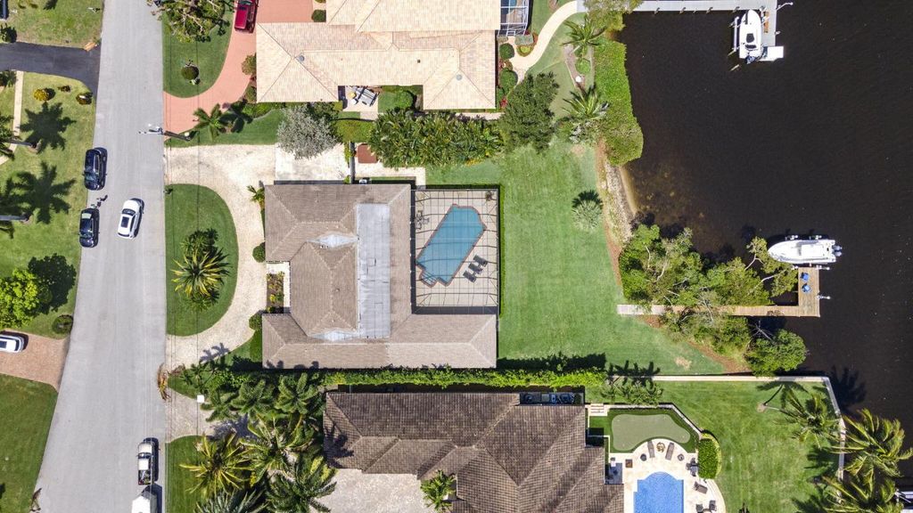 Photo of 35 Saddleback Road, Jupiter, FL 33469 (MLS # R10979276)