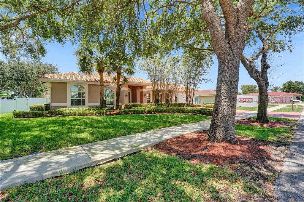 DAVIE COUNTRY ESTATES 144 - Residential