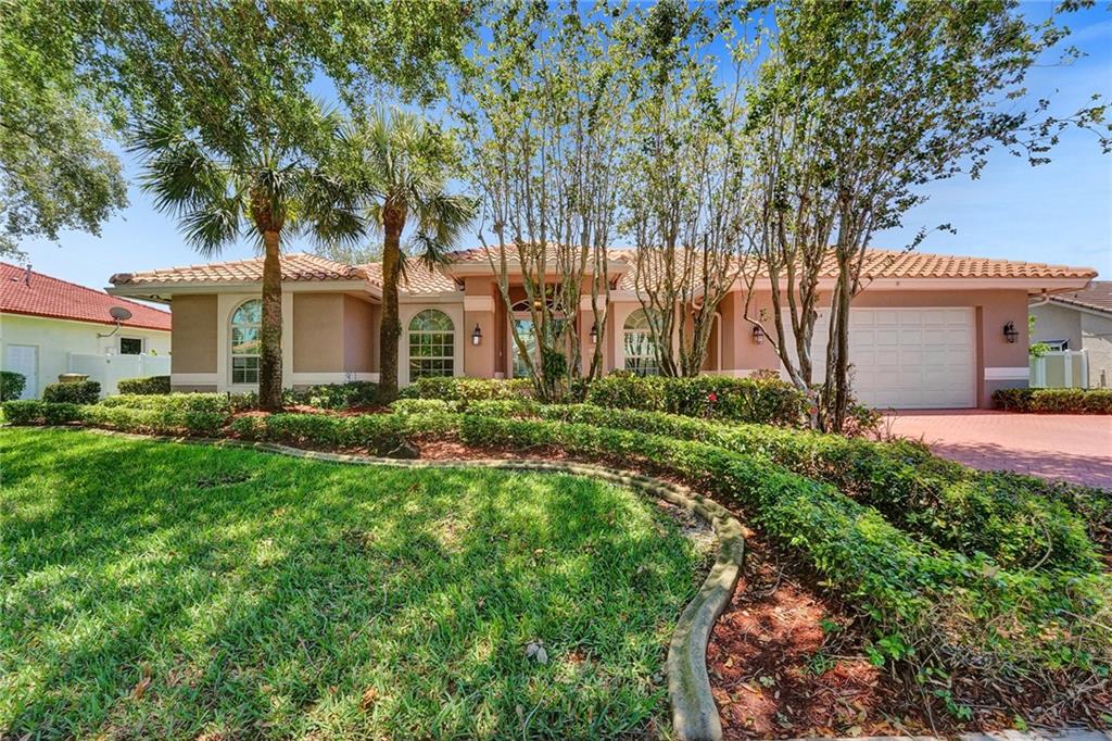 DAVIE COUNTRY ESTATES 144 - Residential
