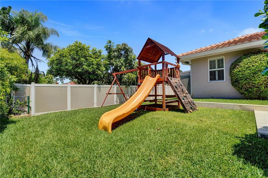 DAVIE COUNTRY ESTATES 144 - Residential