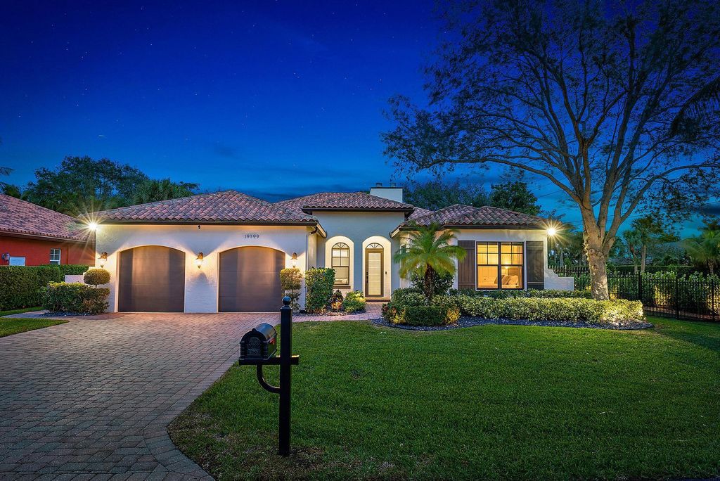 Photo of 19199 SE Daniel Lane, Jupiter, FL 33469 (MLS # R10943661)