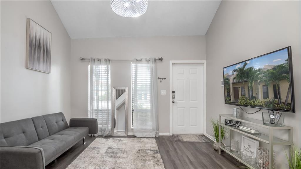 410 SE 11th Ct 1