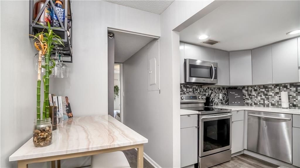 Photo of 410 SE 11th Court #1, Fort Lauderdale, FL 33316 (MLS # F10483449)