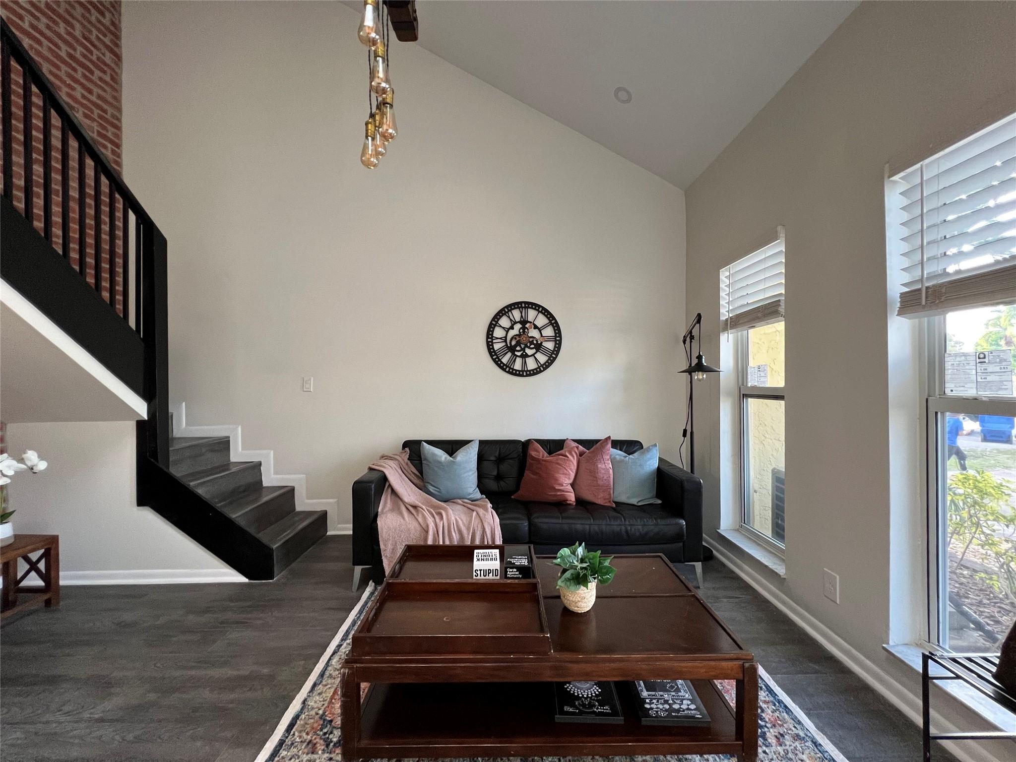 410 SE 11th Ct 1