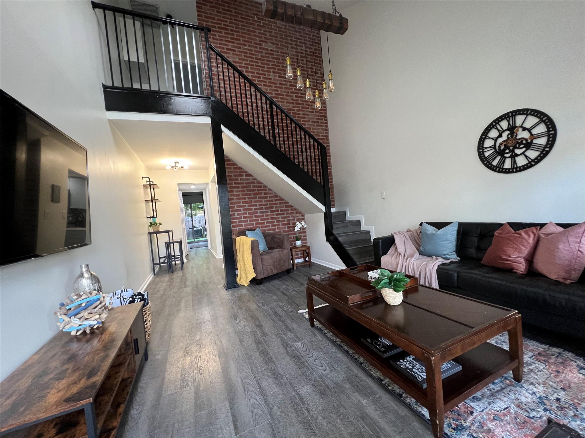 410 SE 11th Ct 1