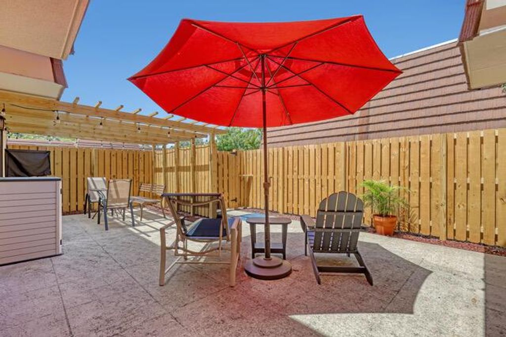 Photo of 1908 19th Lane, Palm Beach Gardens, FL 33418 (MLS # R11082763)