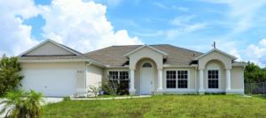 3/2/2 Close to I-95 and Becker.  Great for commuters. Home is very well taken care of. Move in condition. Open split floor plan perfect for entertaining or families. Kitchen offers stainless appliances. Don't miss out on this one. Call to schedule viewing today before its gone.