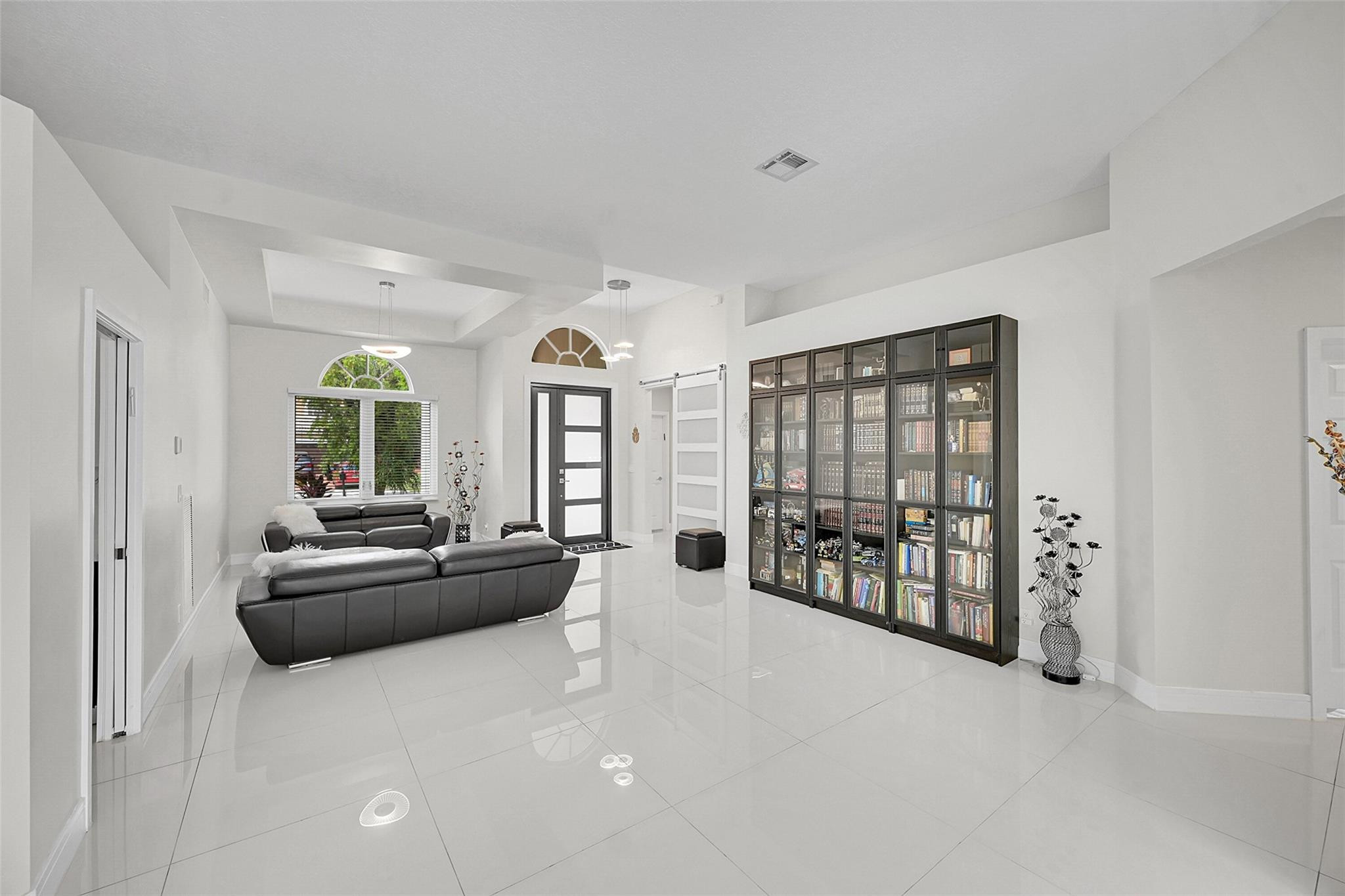 BOCA FALLS PAR J - Residential Lease
