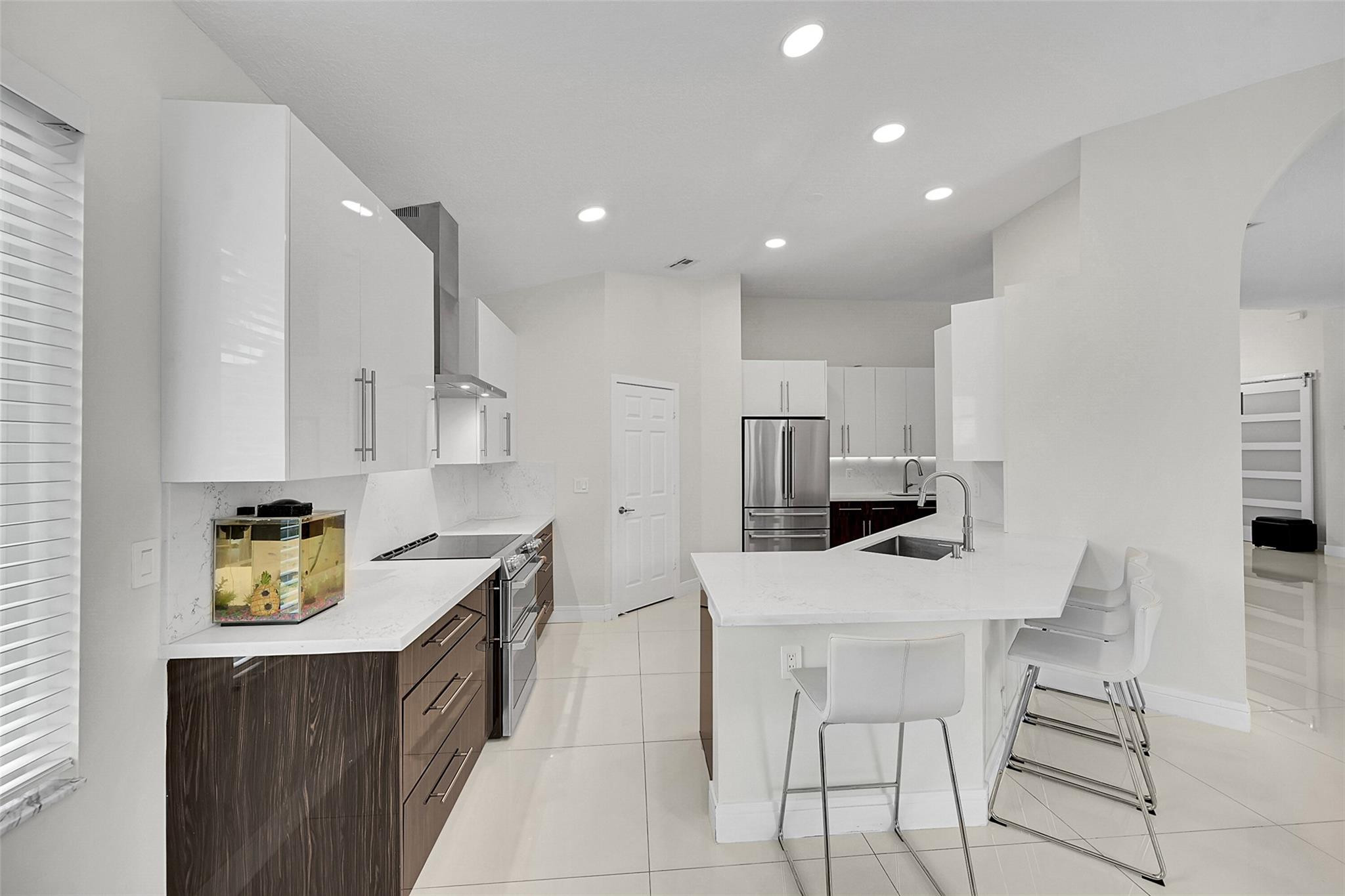 BOCA FALLS PAR J - Residential Lease