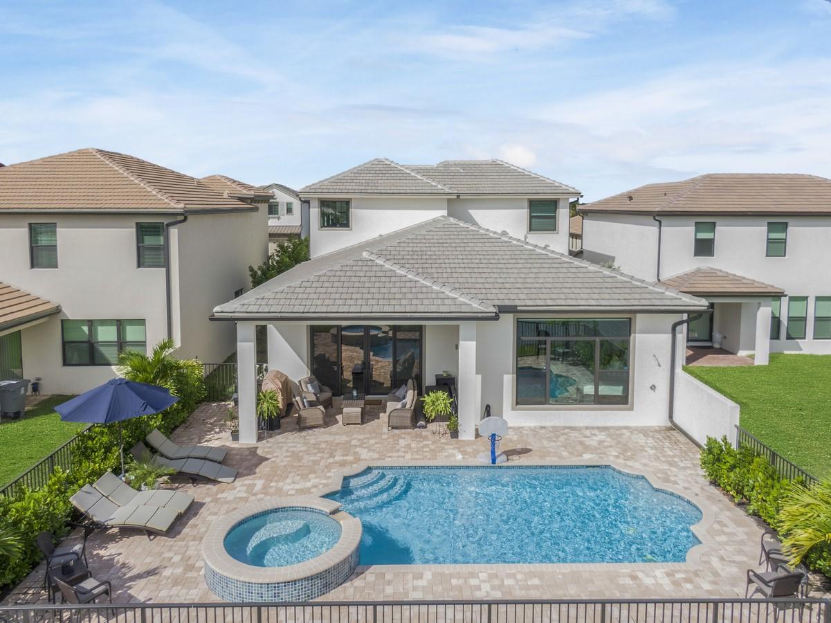 PALM MEADOWS ESTATES - Residential