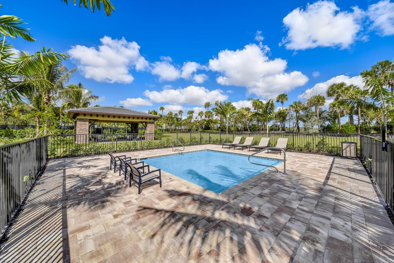 PALM MEADOWS ESTATES - Residential