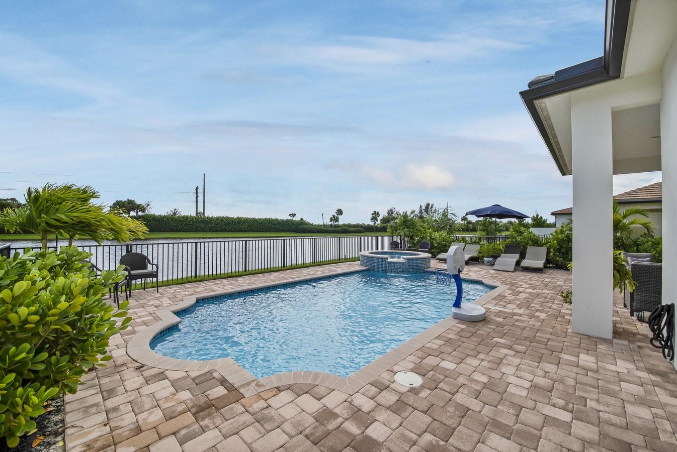 PALM MEADOWS ESTATES - Residential