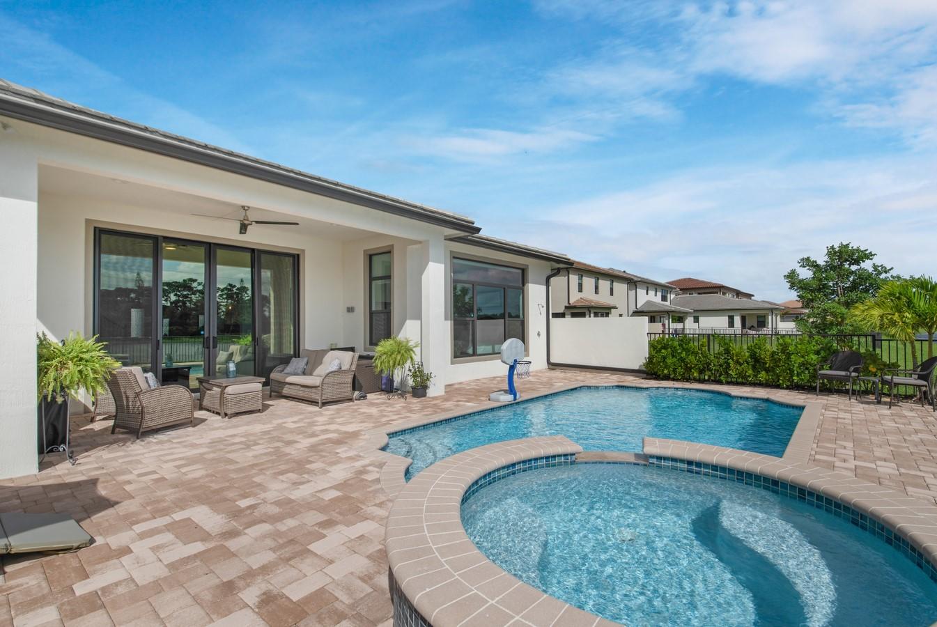 PALM MEADOWS ESTATES - Residential
