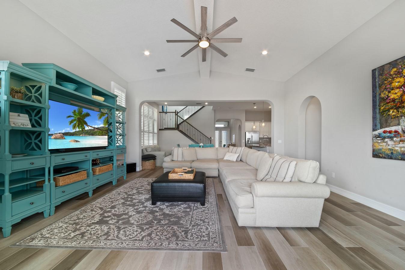 PALM MEADOWS ESTATES - Residential