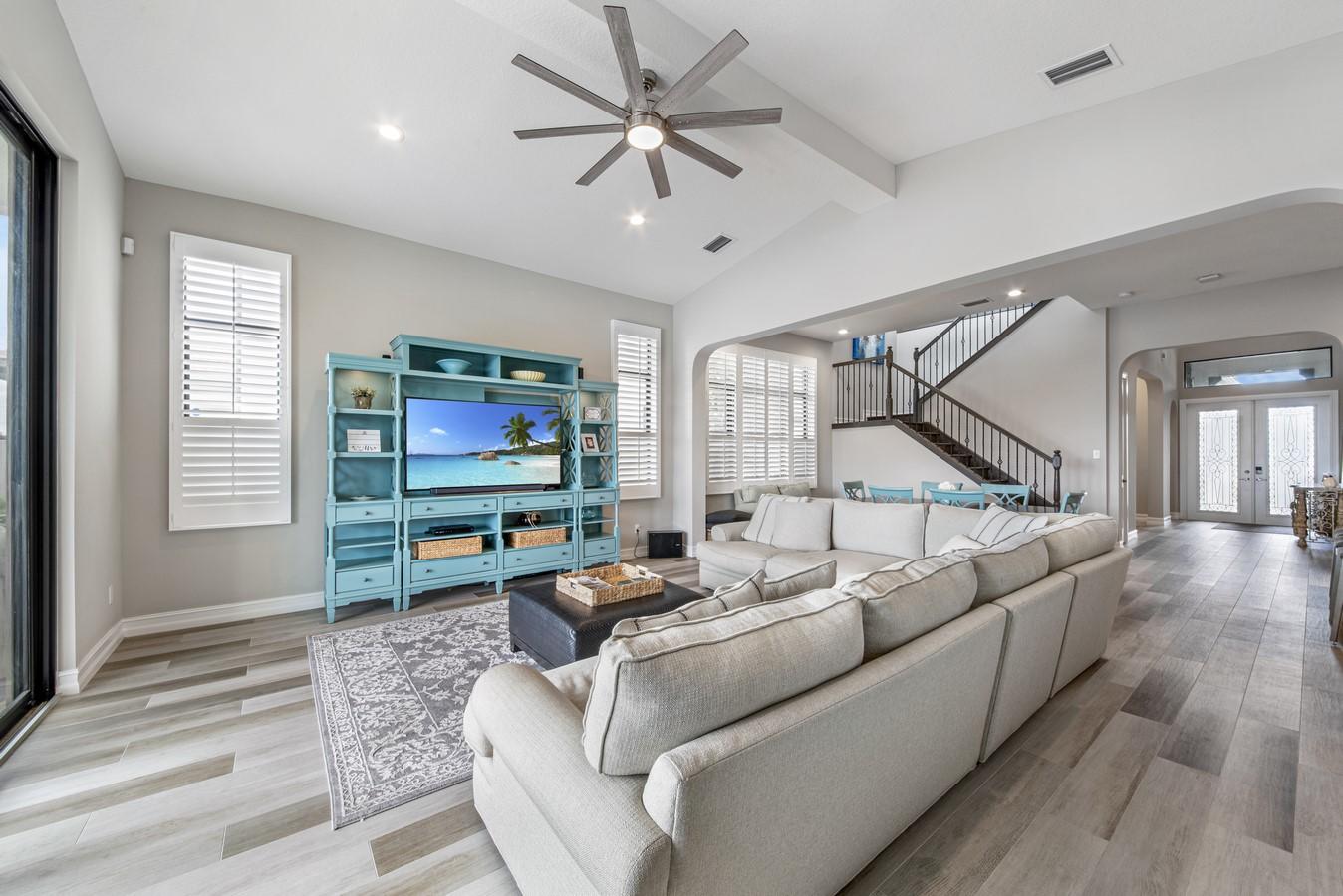 PALM MEADOWS ESTATES - Residential