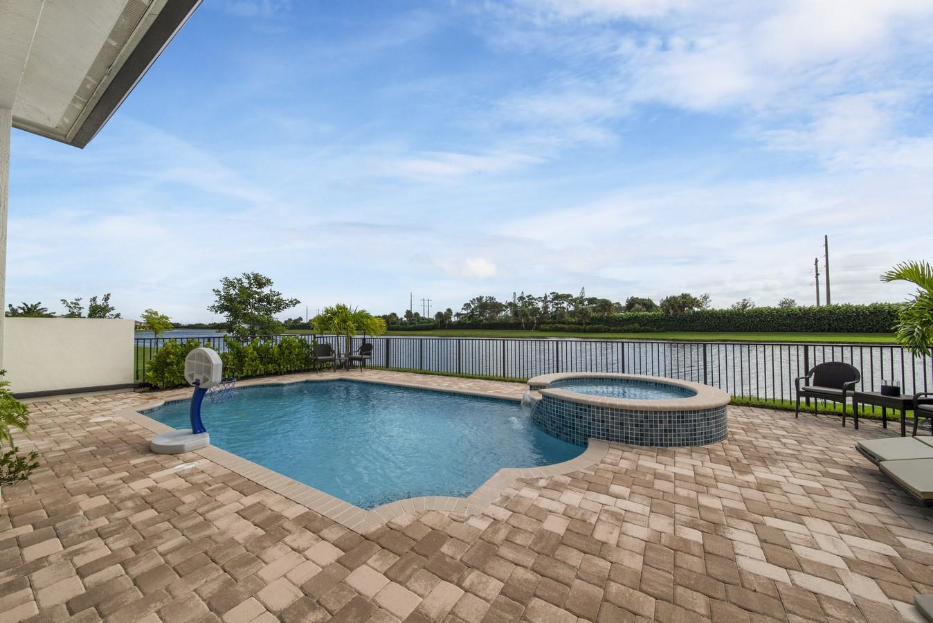 PALM MEADOWS ESTATES - Residential