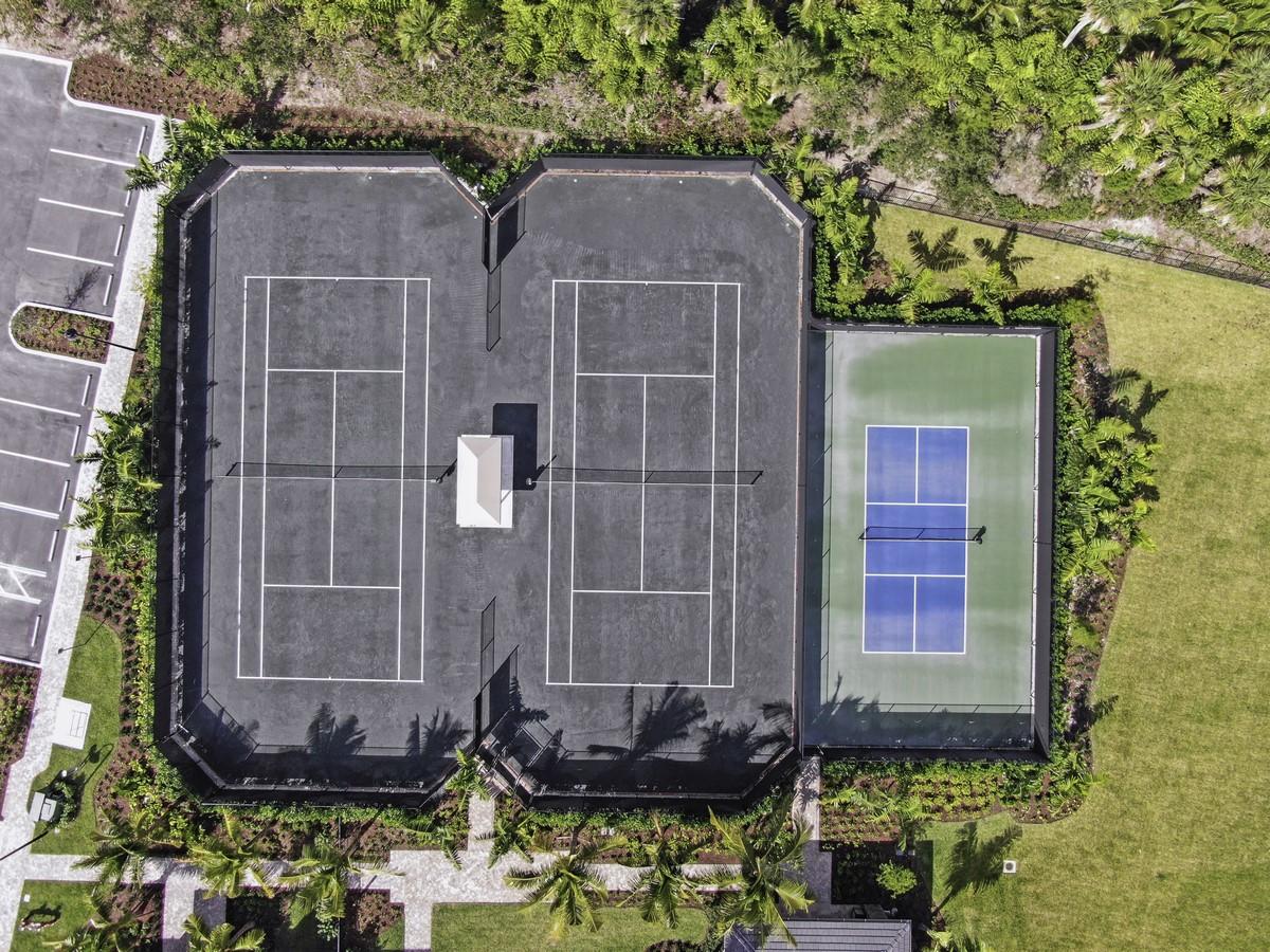 PALM MEADOWS ESTATES - Residential