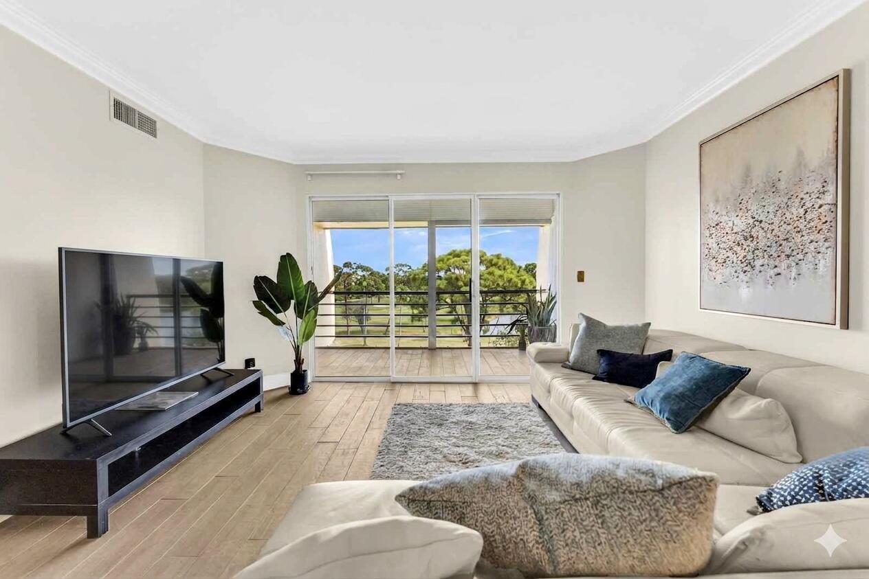 Properties 3836 Via Poinciana 607
