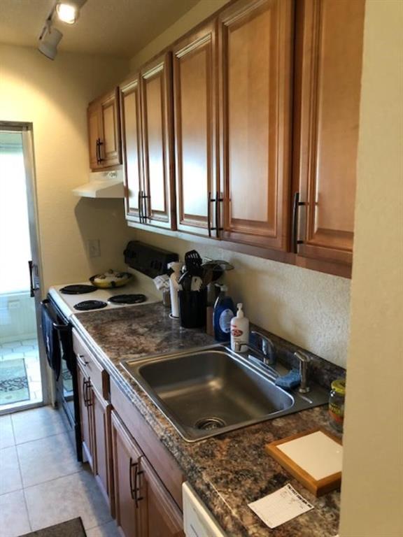 BEAUTIFUL 1 BEDROOM FIRST FLOOR CONDO IN DESIRABLE ORIOLE GARDENS TWO. TILE THROUGHOUT, REMODELED KITCHEN, REMODELED BATHROOM WITH WALK IN SHOWER. IDEALLY LOCATED NEXT TO THE CLUBHOUSE AND POOLS. CAN BE BOUGHT FURNISHED. CLUBHOUSE OFFERS BILLIARDS ROOM, LIBRARY, EXERCISE ROOM, KITCHEN AND AUDITORIUM. CLOSE TO SHOPPING MALL, RESTAURANTS, BANKS, AND PUBLIX. ASSOCIATION STATES 55+, REQUIRES 700 CREDIT SCORE, $25,000-$30,000 INCOME, $1,236 SECURITY DEPOSIT AND INTERVIEW.