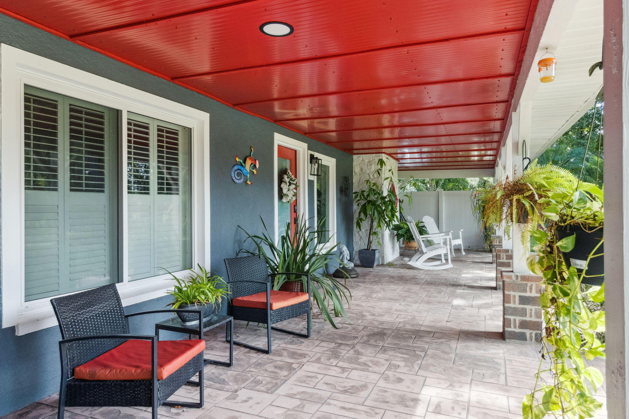 1950 Foxhollow Drive E