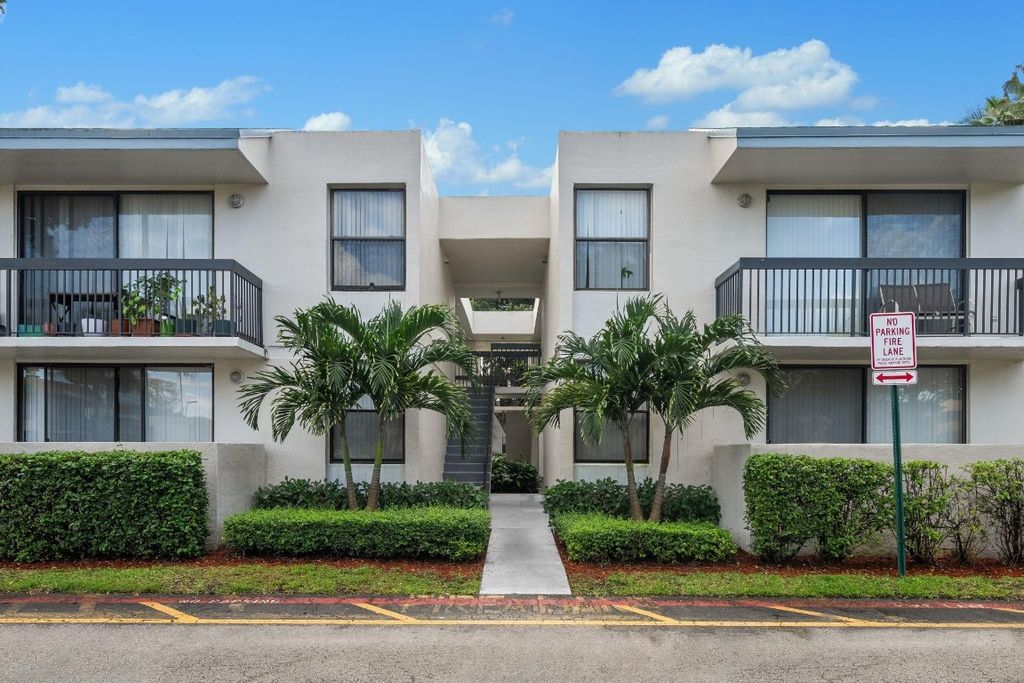 Photo of 371 87th Terrace #371, Plantation, FL 33324 (MLS # F10476345)