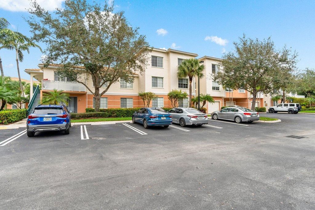 Photo of 9306 Myrtlewood Circle W, Palm Beach Gardens, FL 33418 (MLS # R10951700)