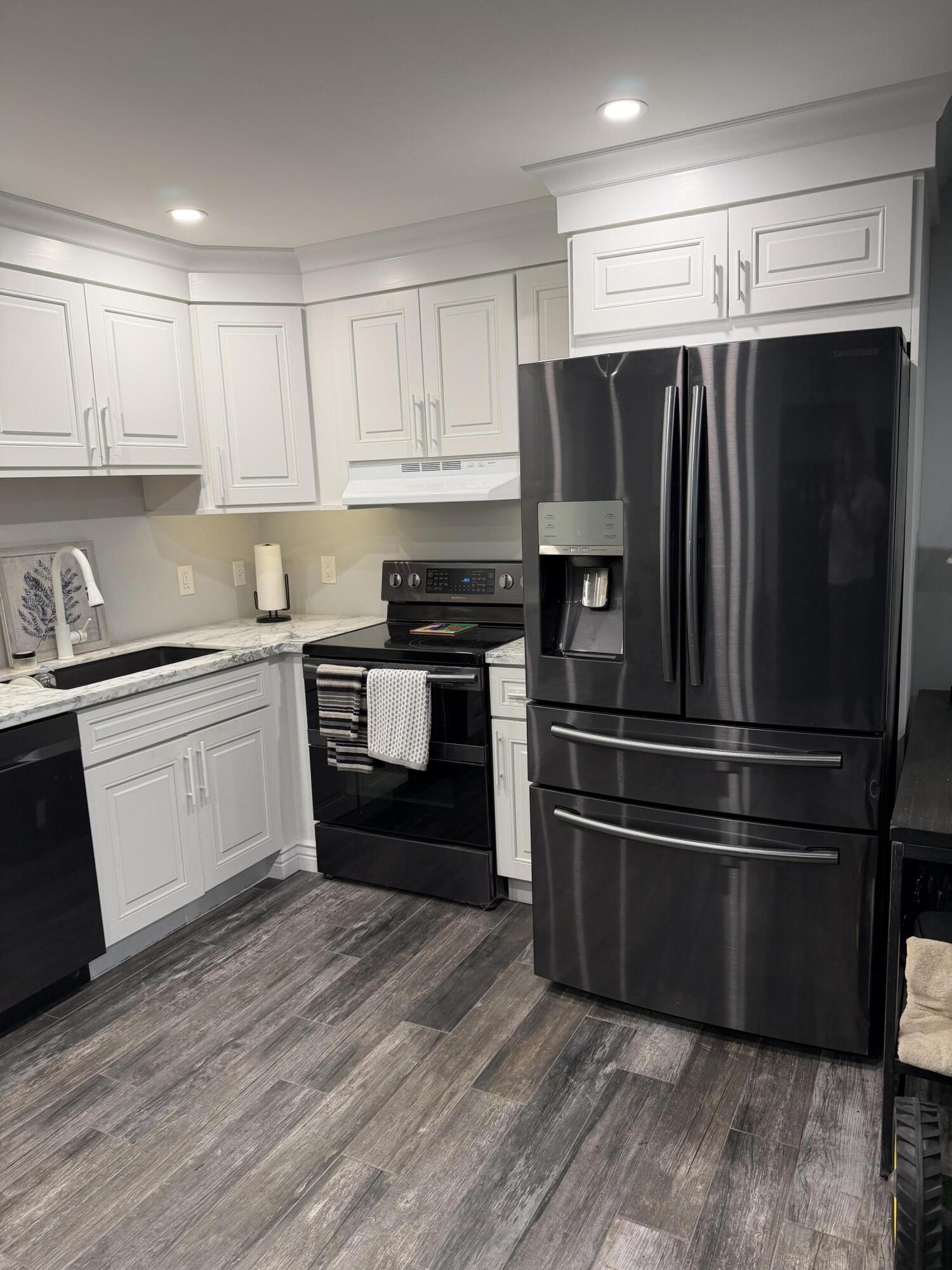 387 Mansfield J, Boca Raton, FL, 33434/$129,900 1 387 Mansfield J