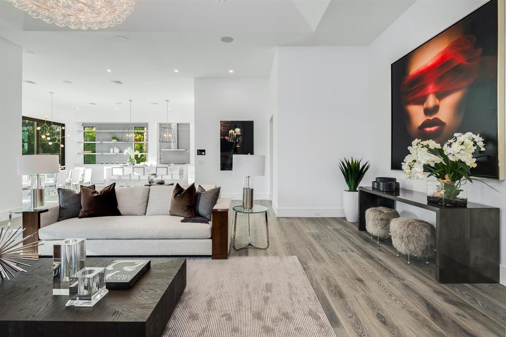 ROYAL PALM YACHT & COUNTRY CLUB - Residential