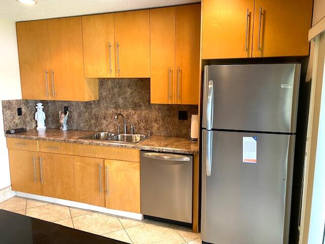 MIRROR LAKES 2 - Residential