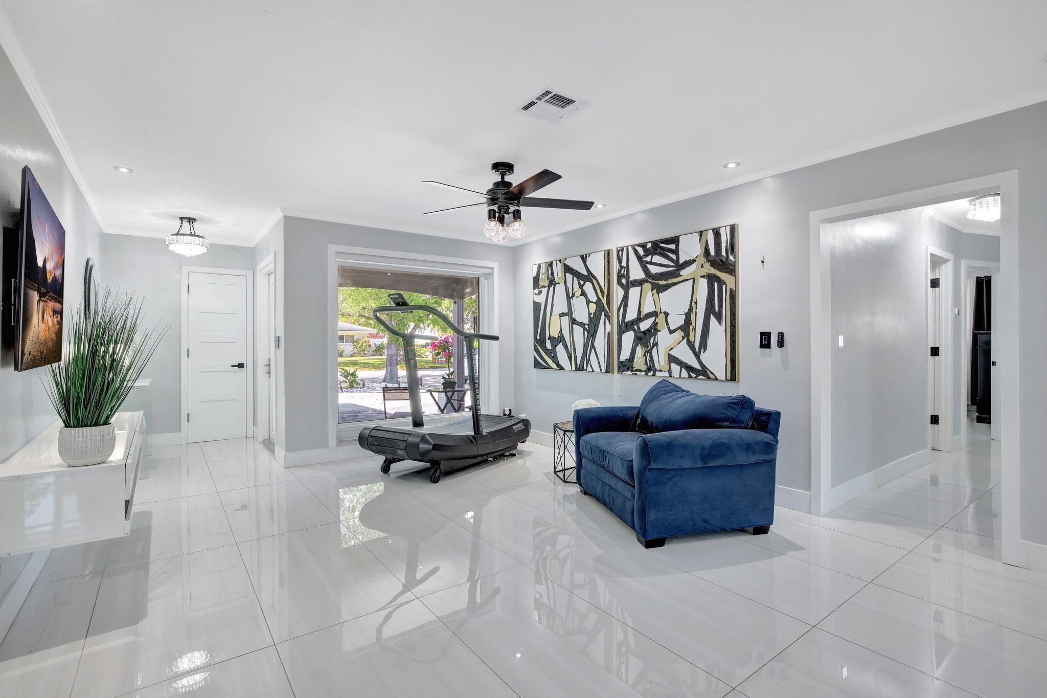 IMPERIAL POINT 3RD SEC - Residential Lease