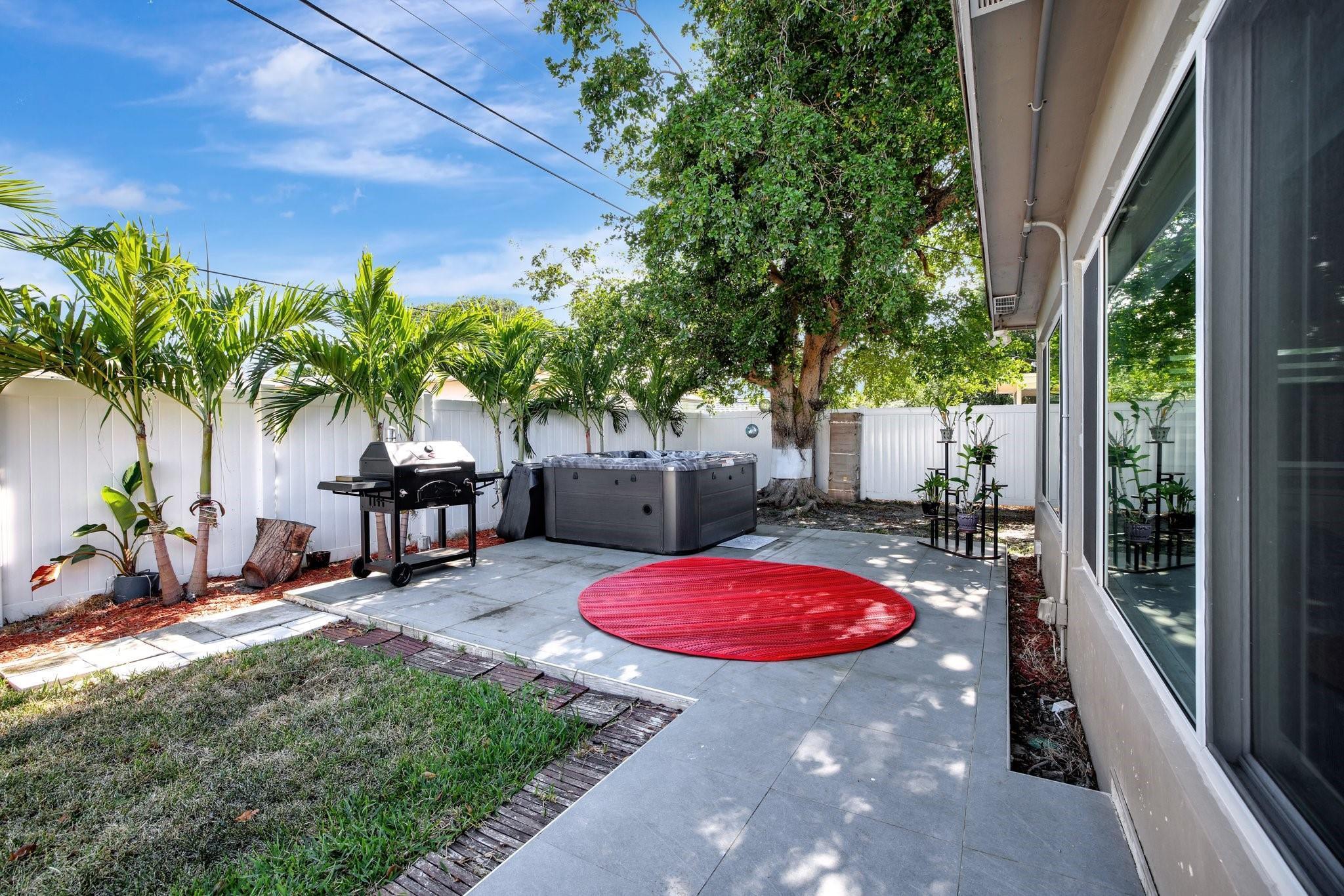 IMPERIAL POINT 3RD SEC - Residential Lease