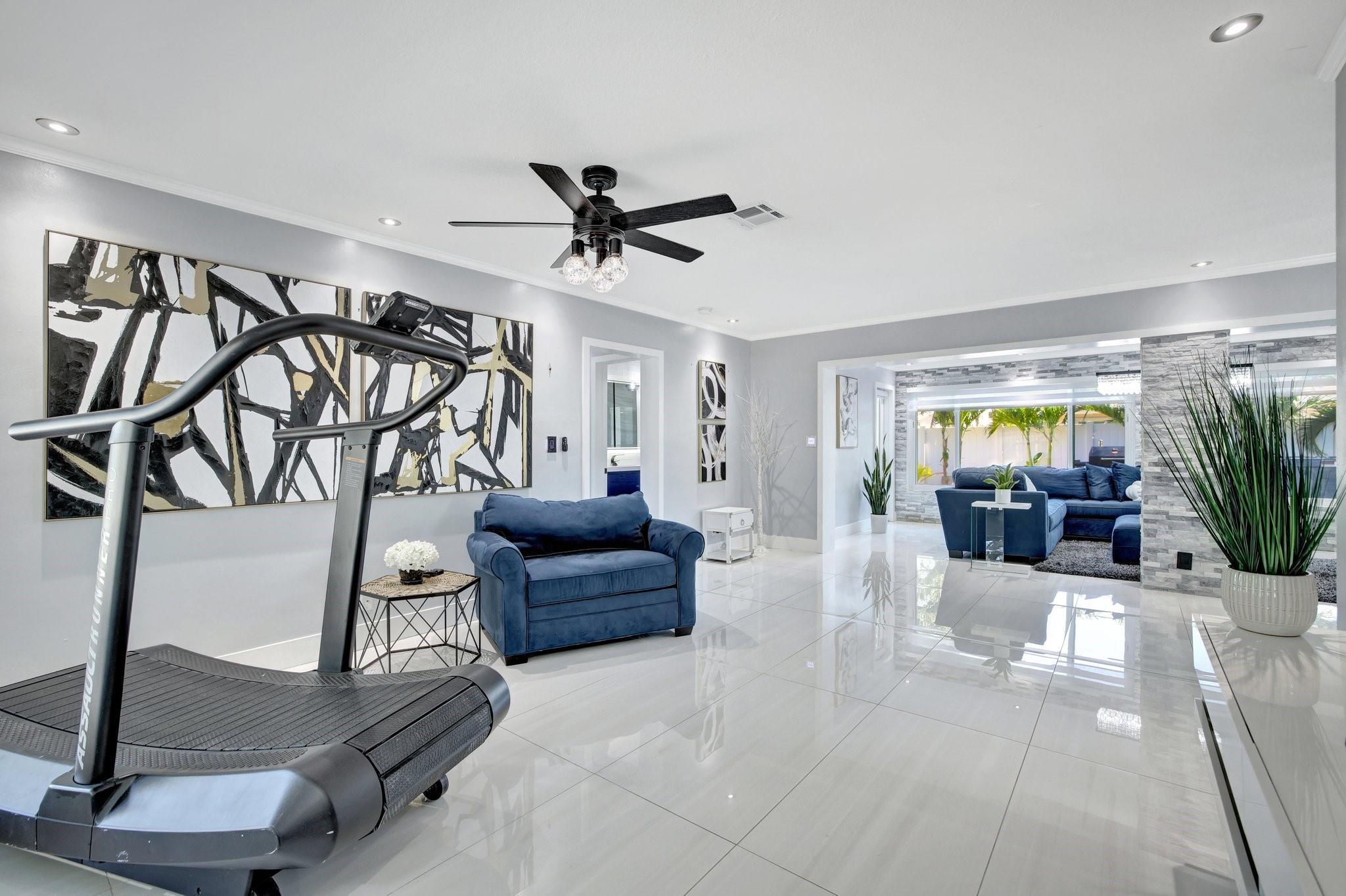 IMPERIAL POINT 3RD SEC - Residential Lease