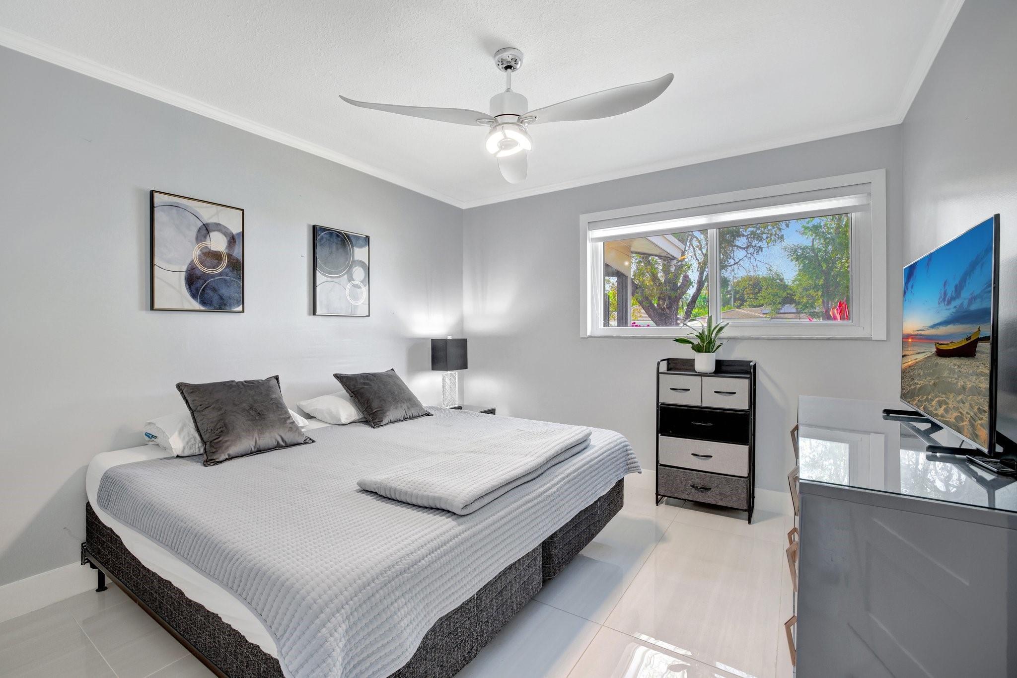 IMPERIAL POINT 3RD SEC - Residential Lease