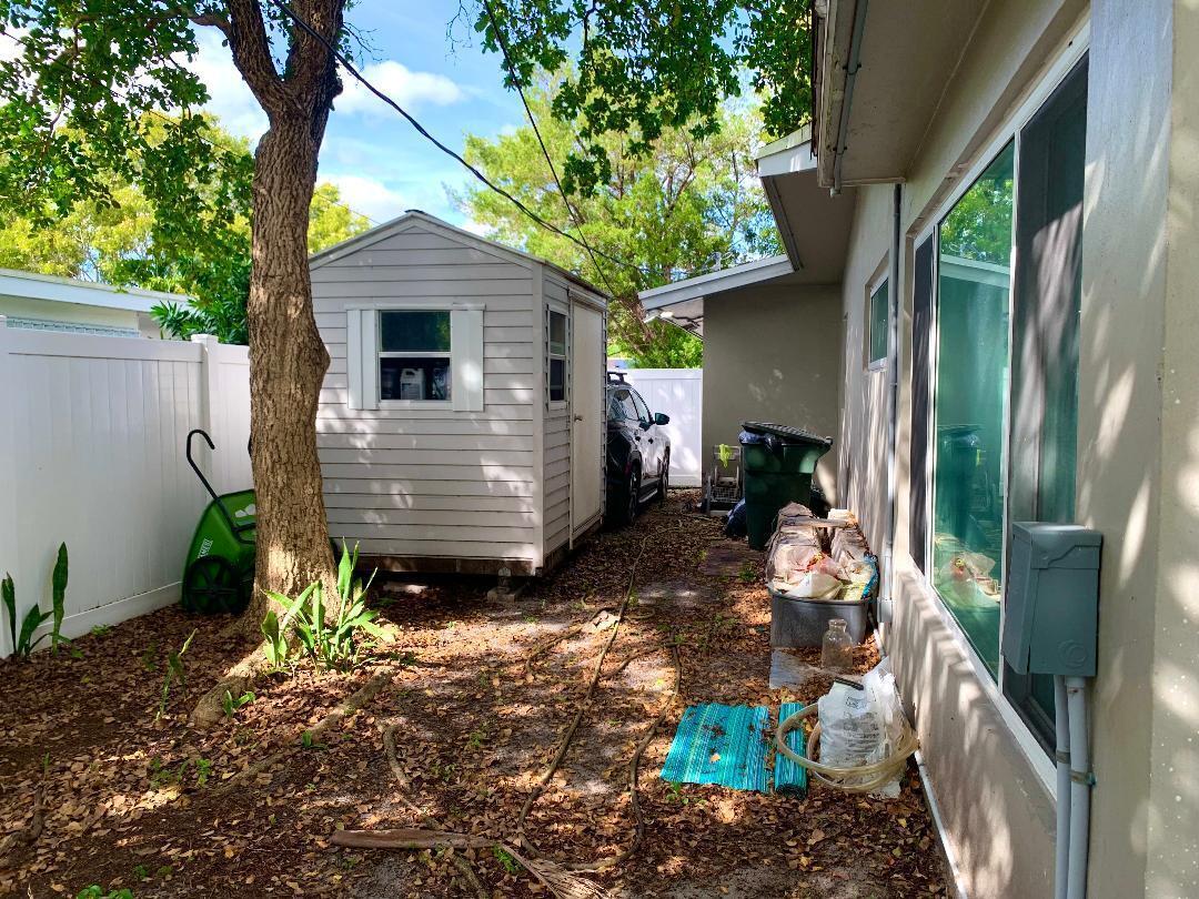 IMPERIAL POINT 3RD SEC - Residential Lease