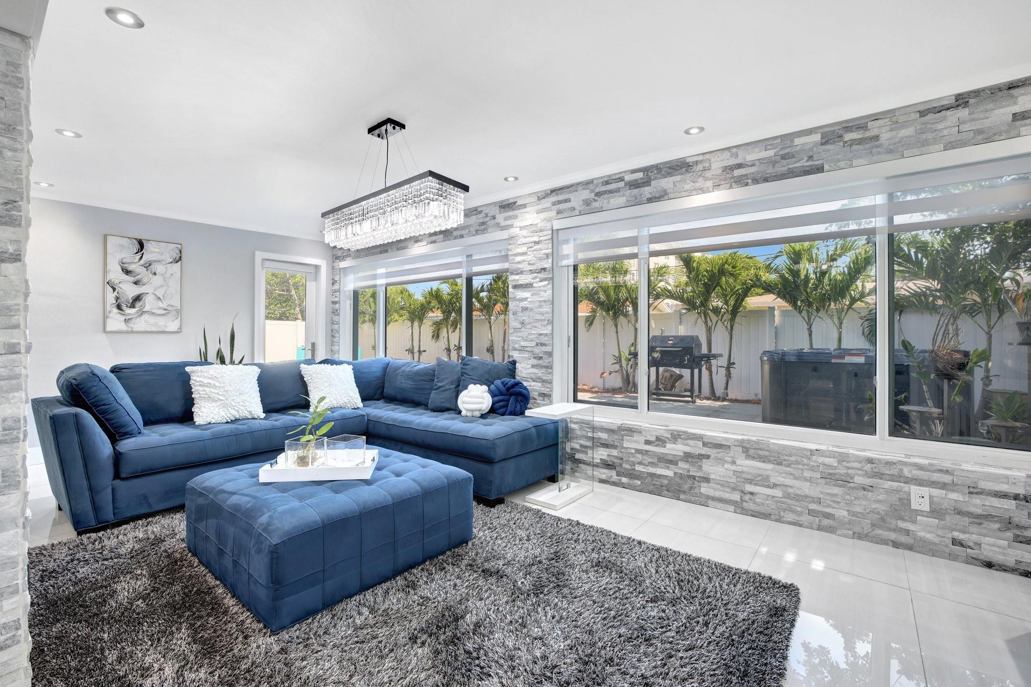 IMPERIAL POINT 3RD SEC - Residential Lease