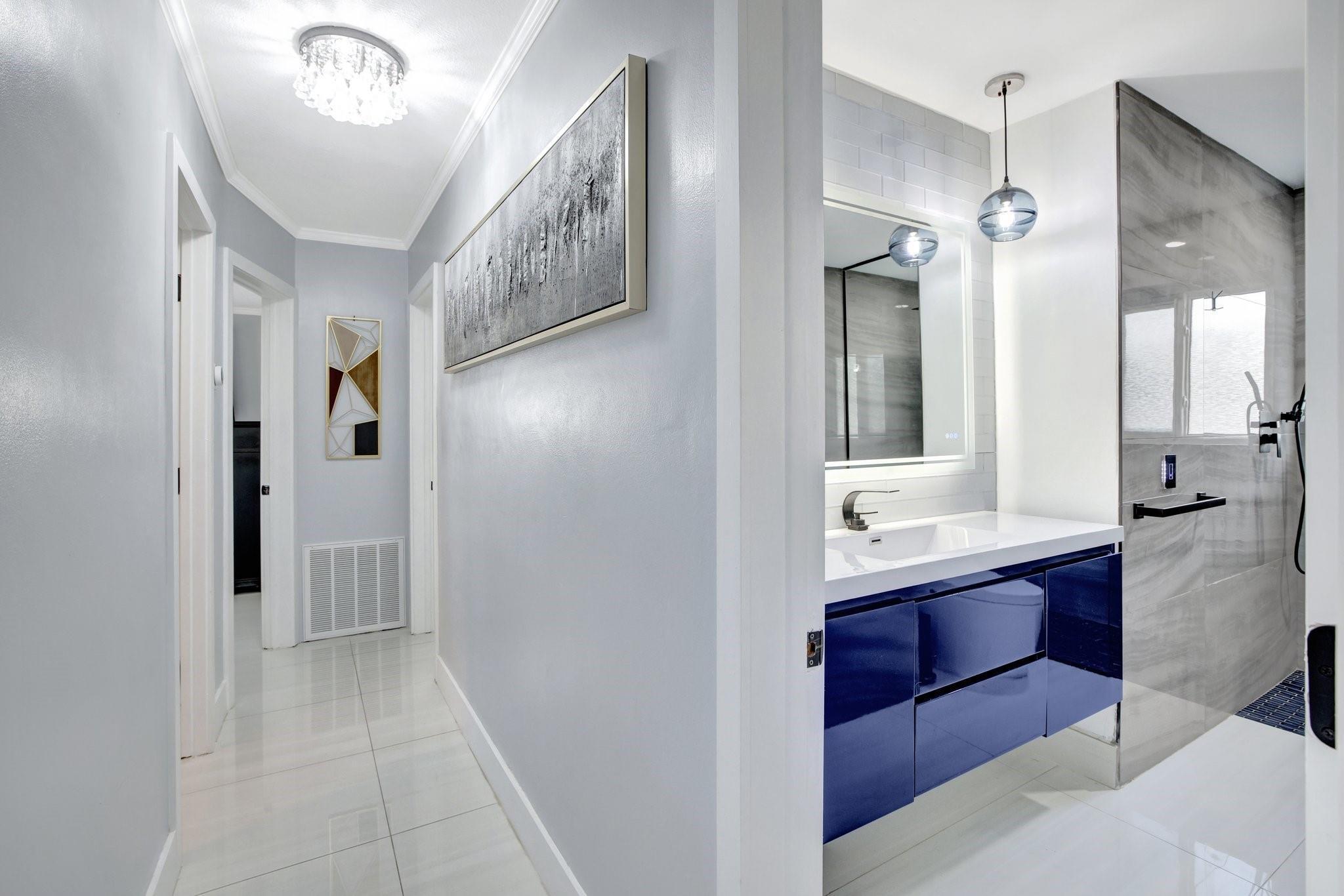 IMPERIAL POINT 3RD SEC - Residential Lease