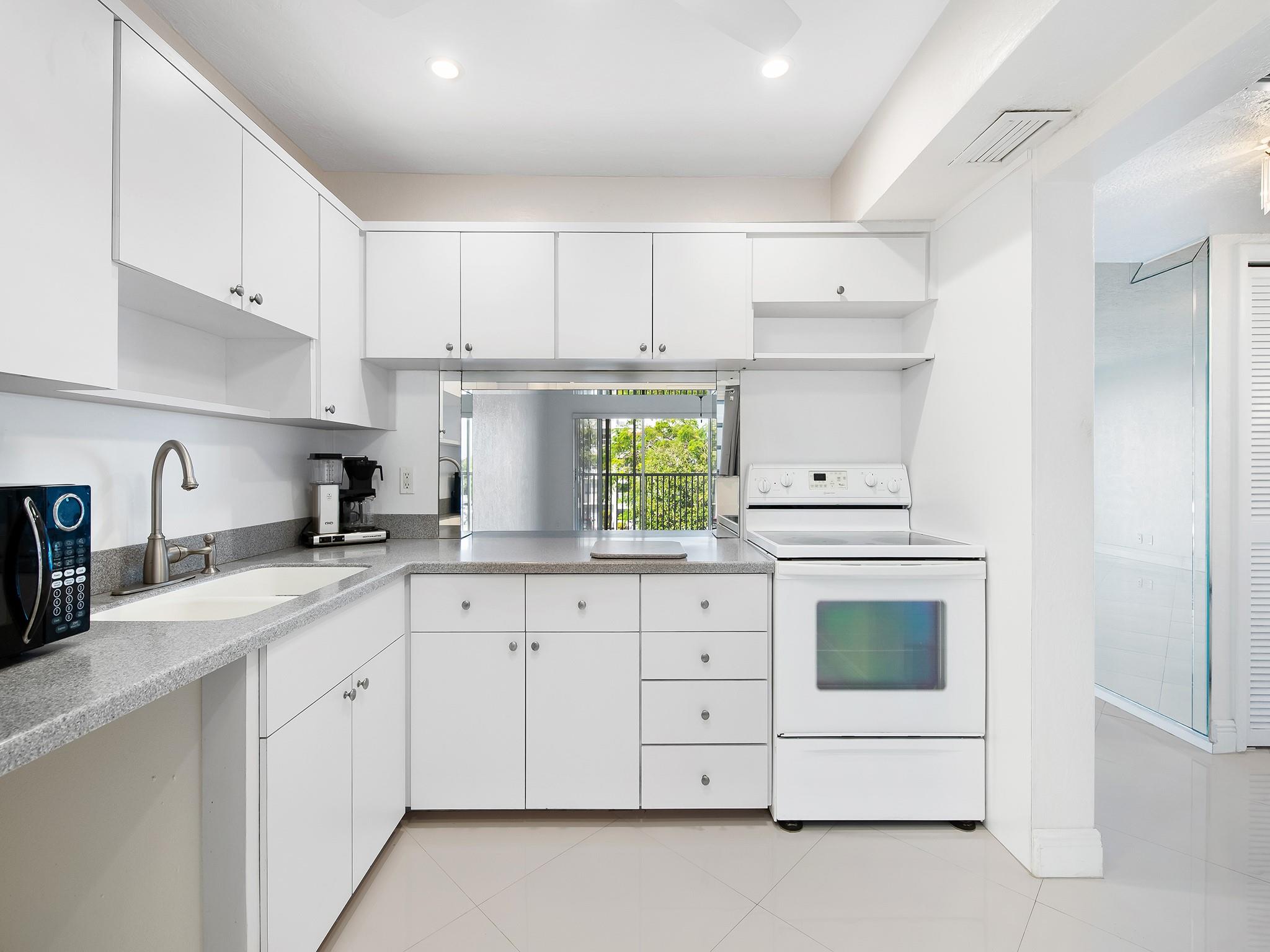 329 SE 3rd St 305P