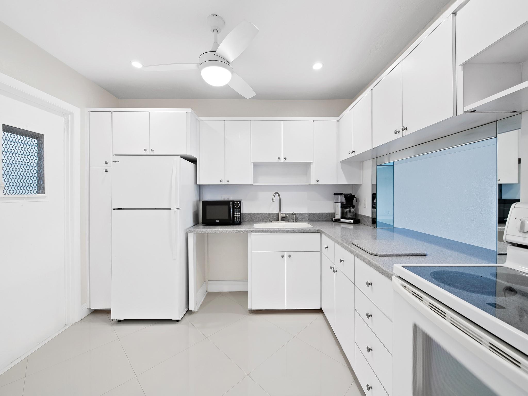 Second Gulfstream Garden - Residential