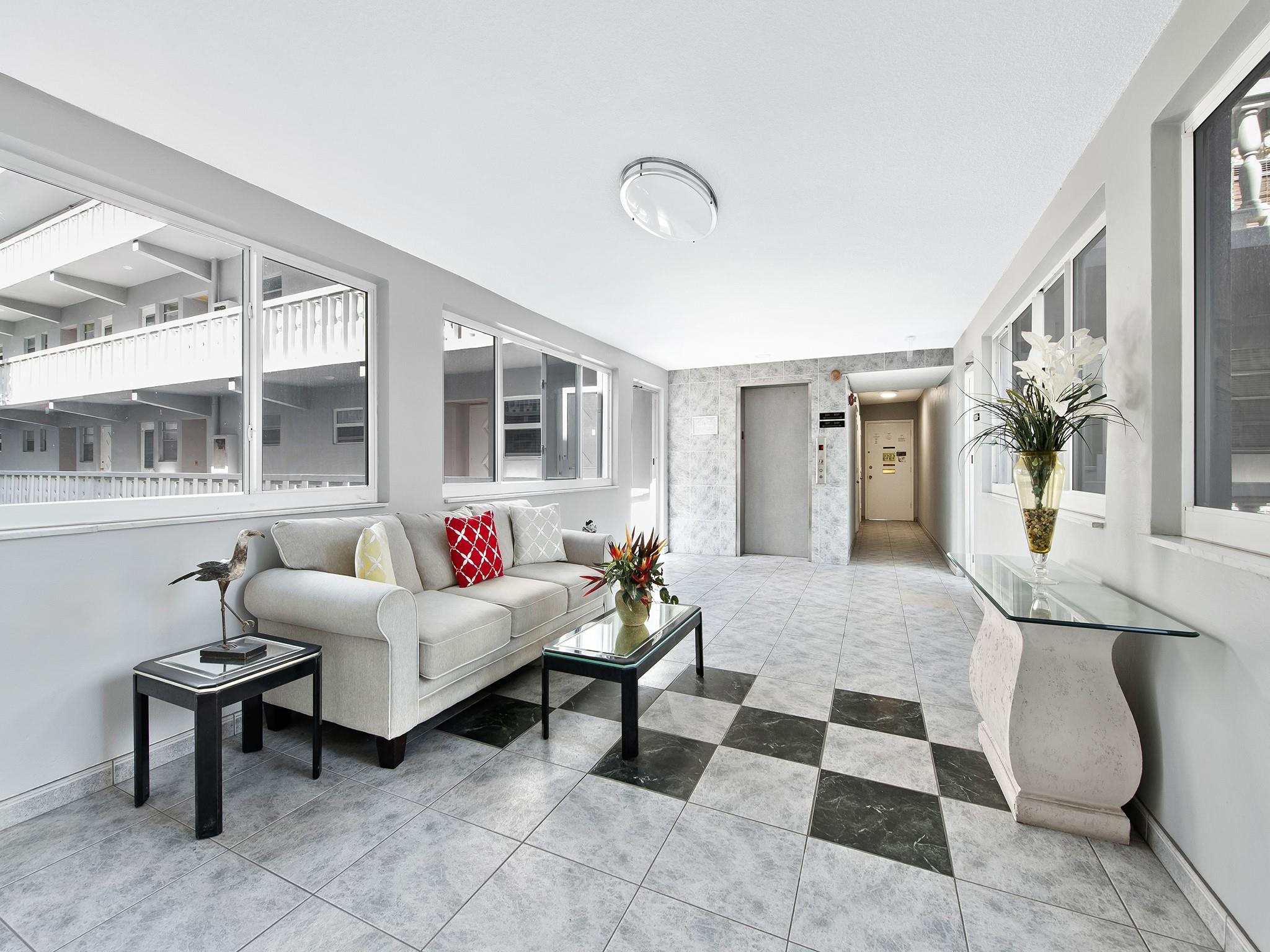 Second Gulfstream Garden - Residential