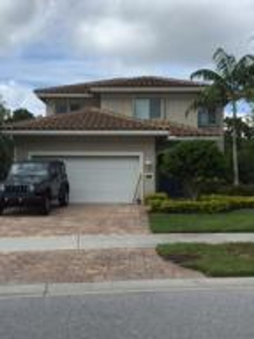 Rare Find, 4/2.5 with a Pool In Highlands Reserves. Great Community in a Great School District.