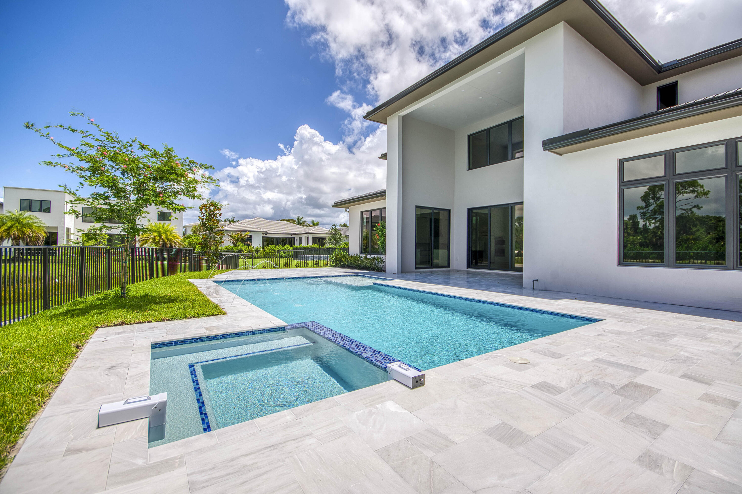 18409 Symphony Court, Jupiter, FL, 33458/$2,995,000 1 18409 Symphony Court