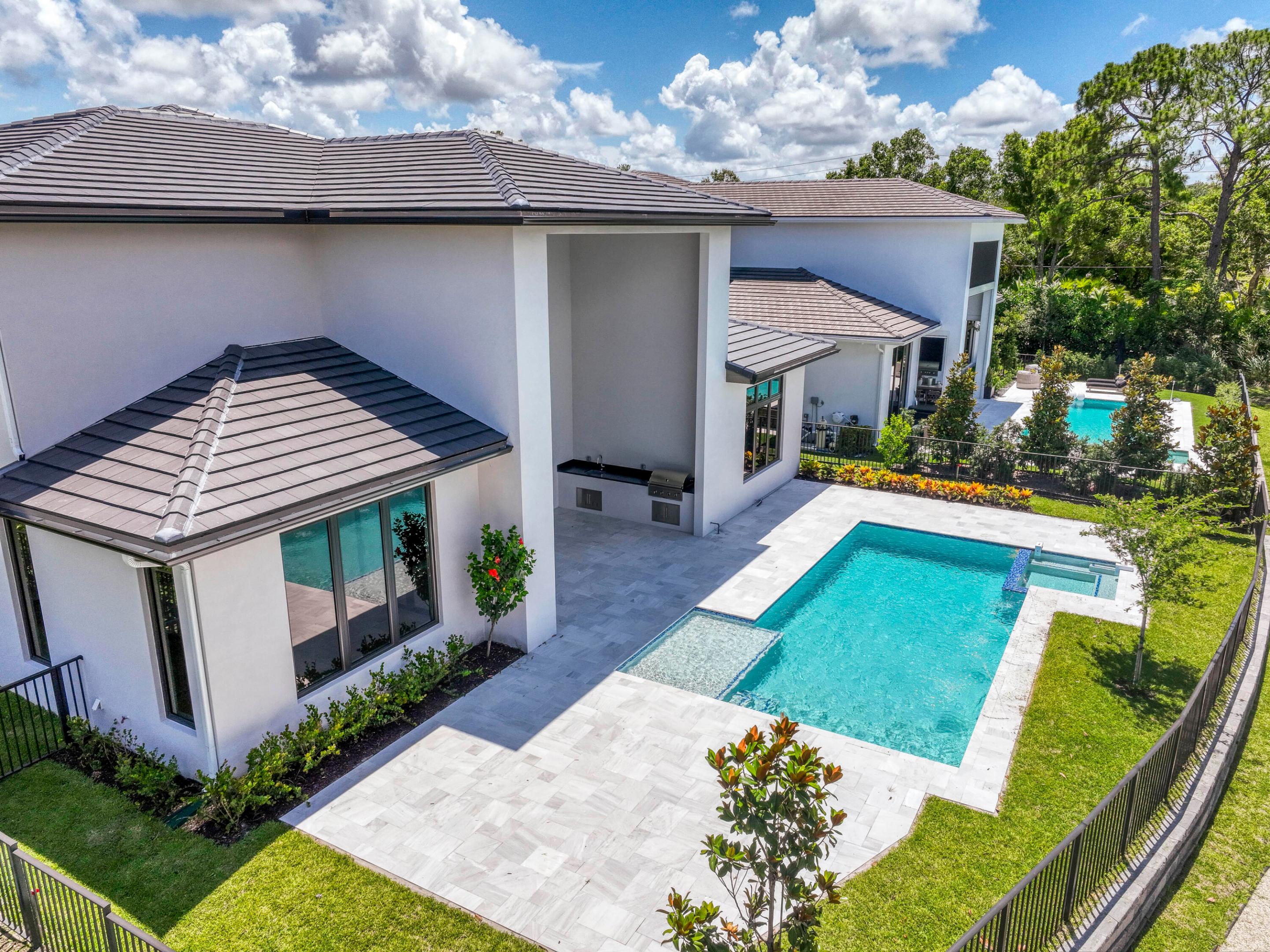 18409 Symphony Court, Jupiter, FL, 33458/$2,995,000 2 18409 Symphony Court