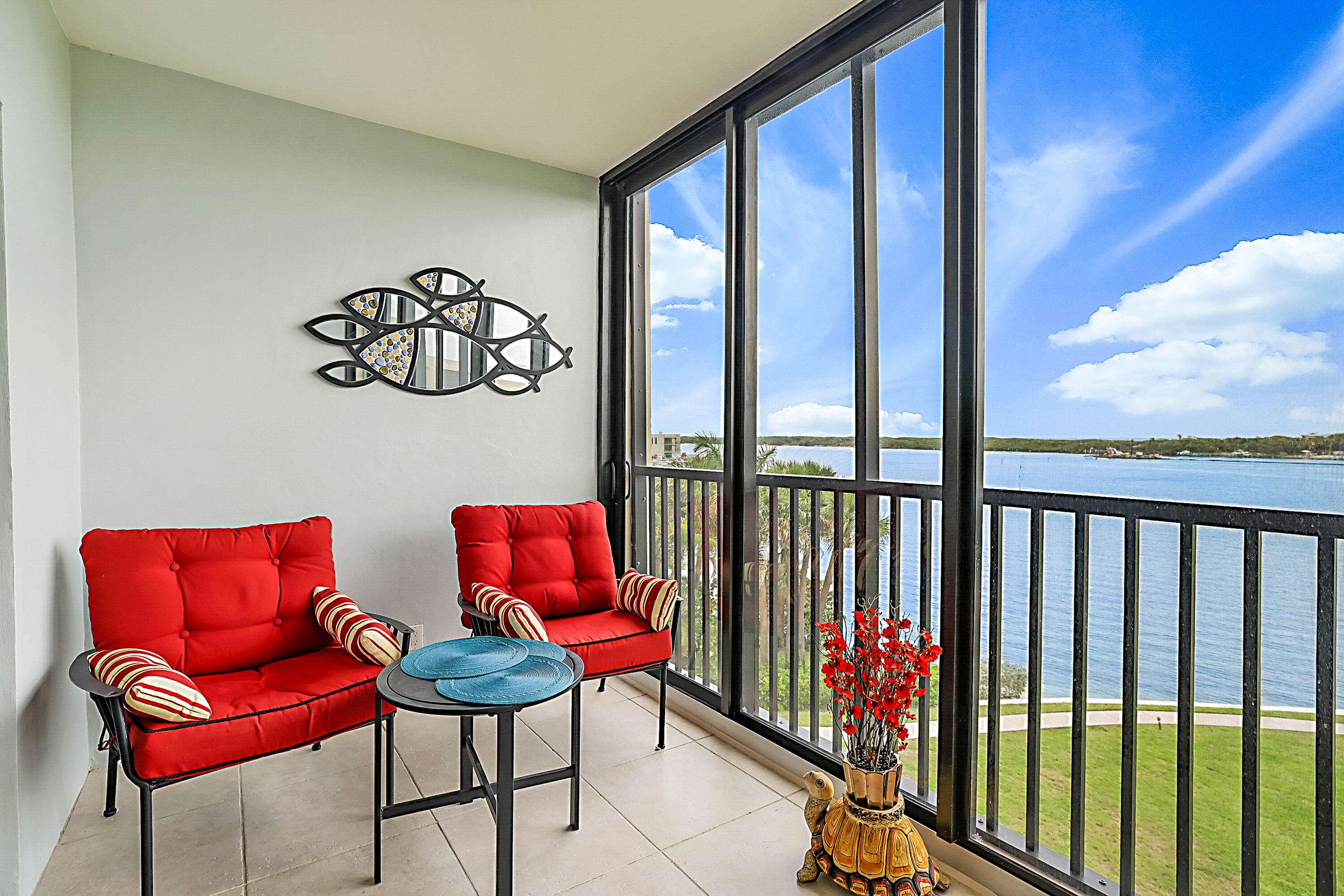 BROADVIEW CONDO - Residential Lease