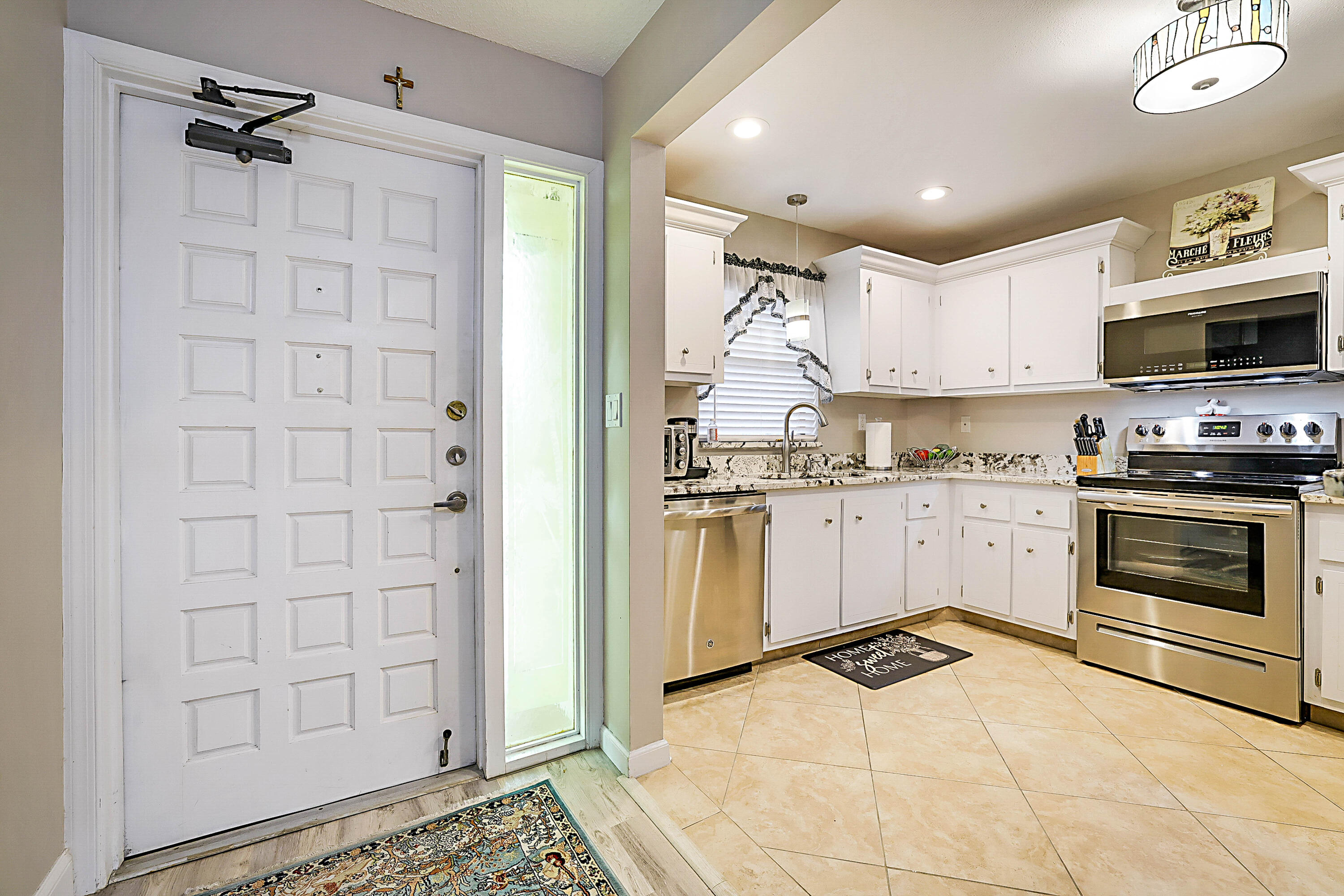 BROADVIEW CONDO - Residential Lease