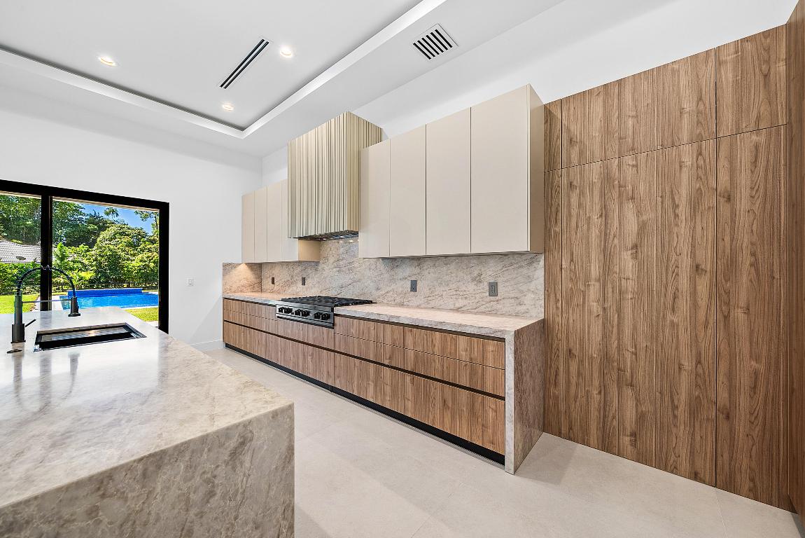 PADDOCK PARK 1 OF WELLINGTON - Residential