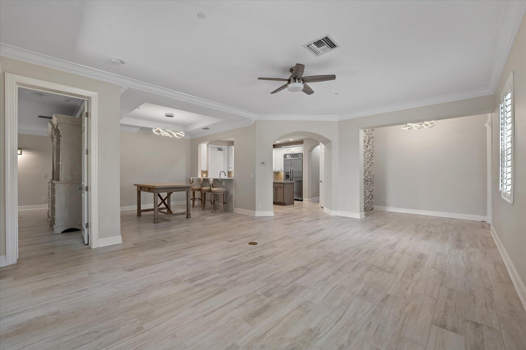 CARRIAGE HOMES AT FRENCHM - Residential