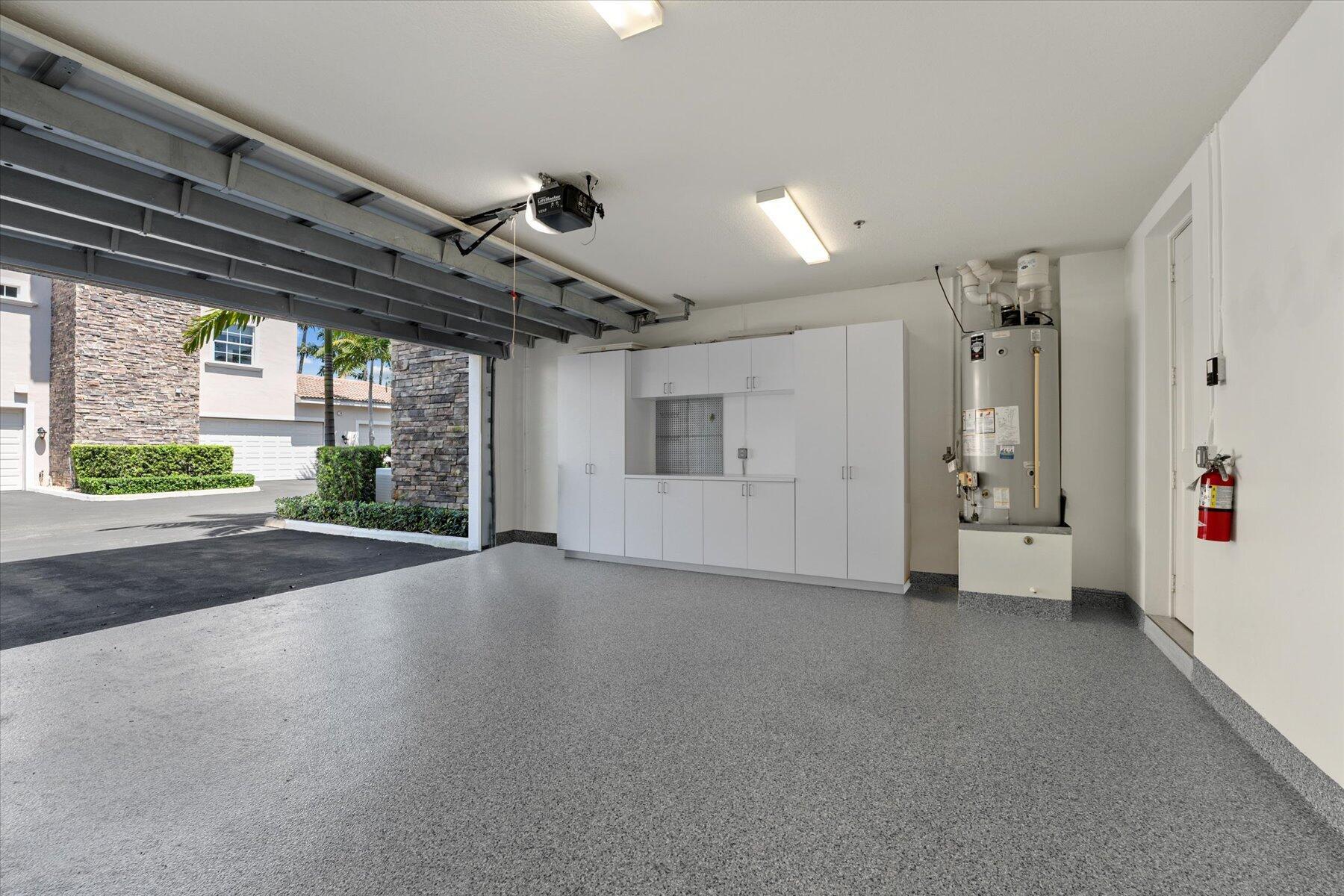 CARRIAGE HOMES AT FRENCHM - Residential