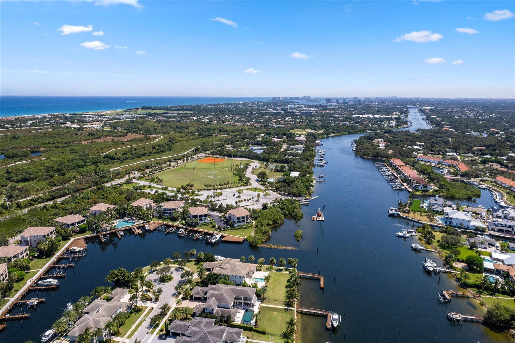 CARRIAGE HOMES AT FRENCHM - Residential